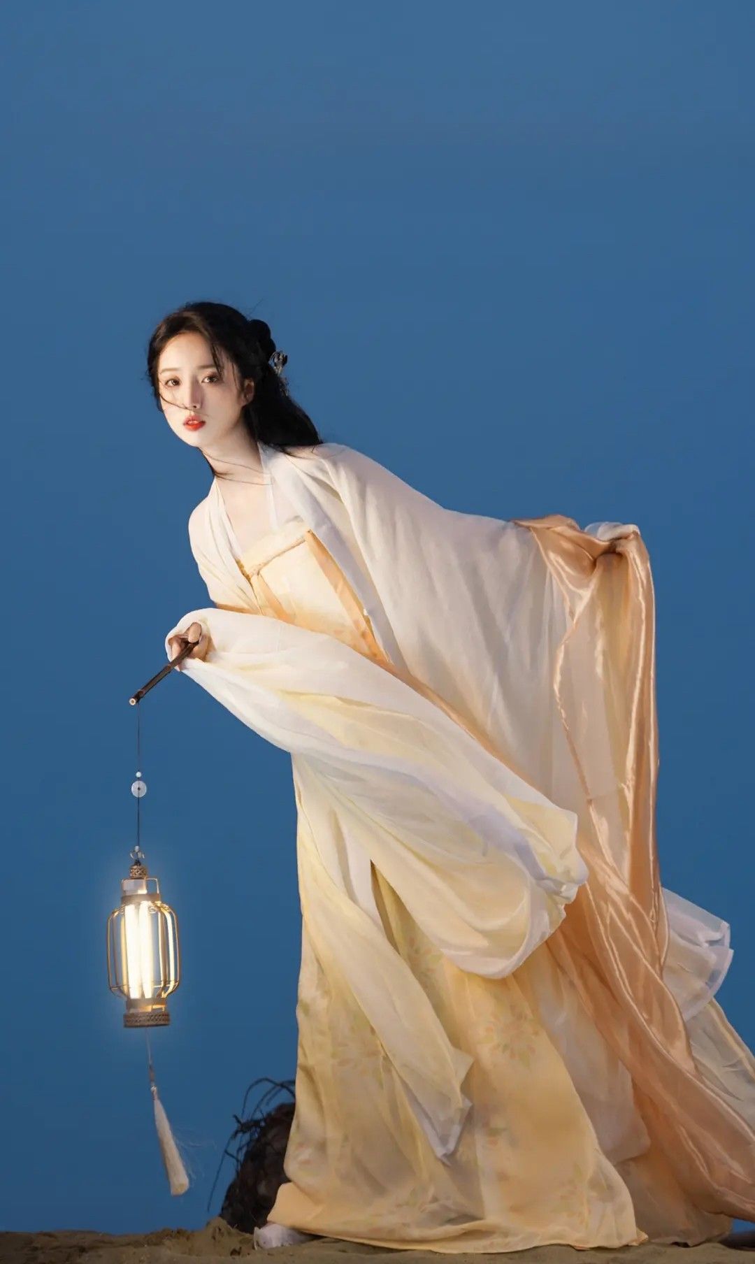 Vintage-Style Tailored Cheongsam:A Blend of Tradition and Elegance