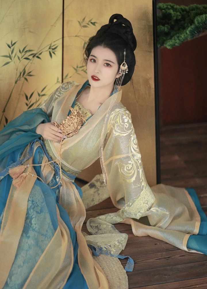 The Superior Quality of Traditional Cheongsam:Embracing the Essence of Chinese Elegance