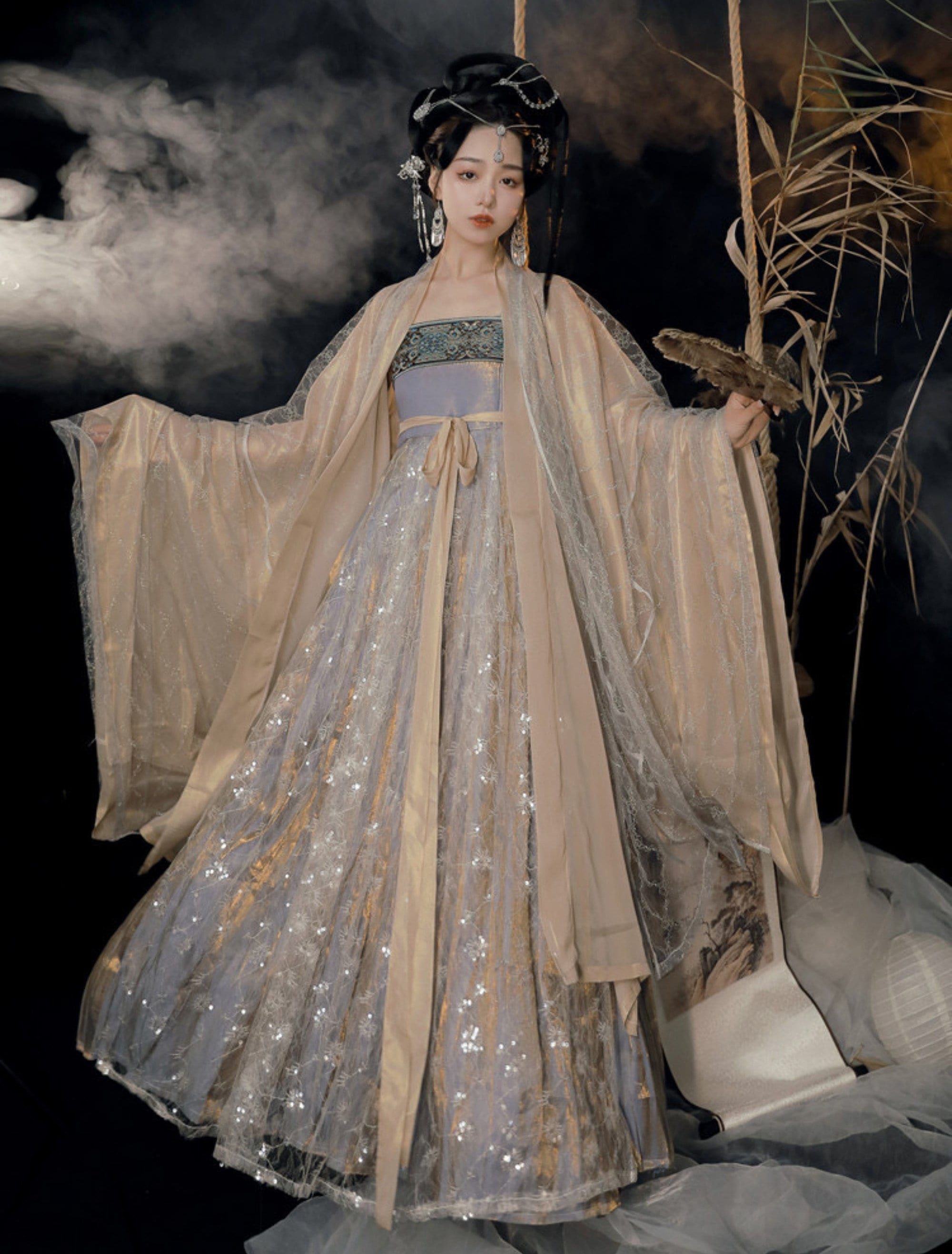 The Transparent Beauty of Hanfu:A Full Transparency Exploration
