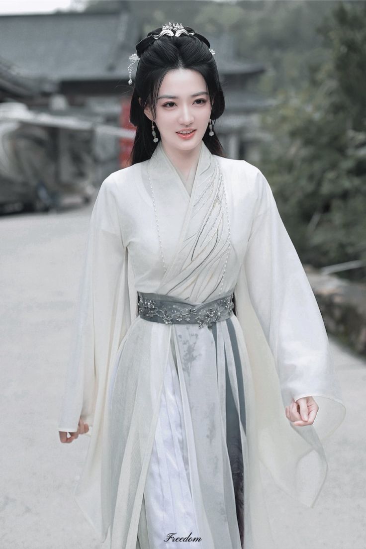 Ethereal Summer Hanfu Fashion for Young Girls