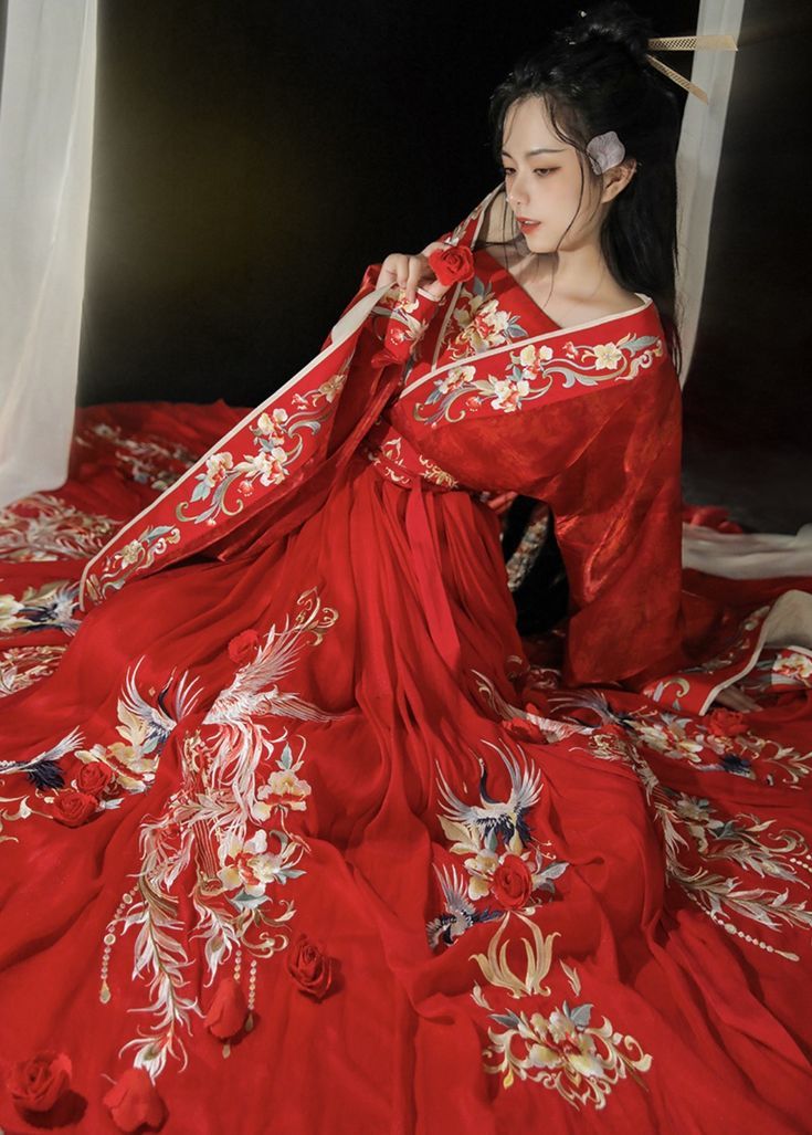 Elegant Linglong Jiao Cheongsam with Ice Silk Fabric