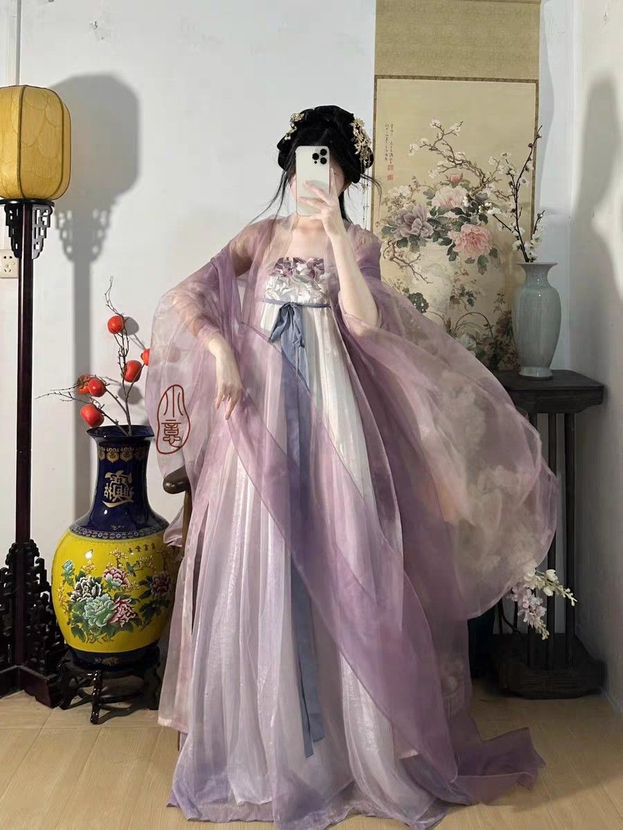 Stylish Womens Summer Horseface Skirt Ensemble A Blend of Tradition and Modernity