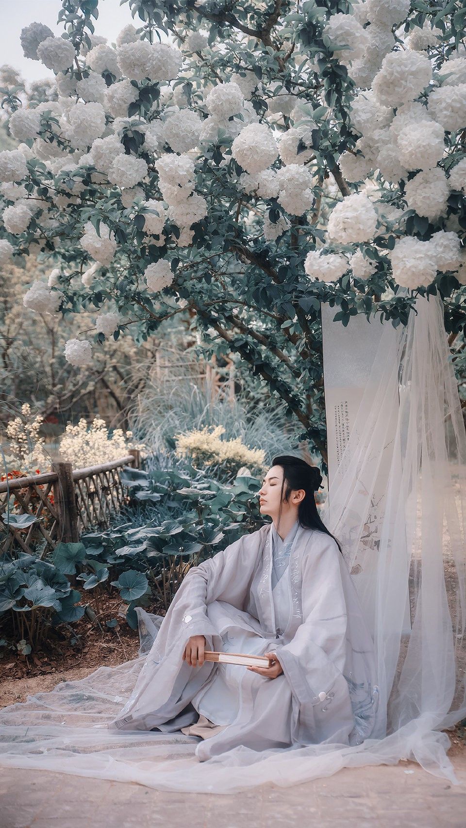 Elegance in Traditional Chinese Costume:The Splendor of Zhongling Ji Hanfu
