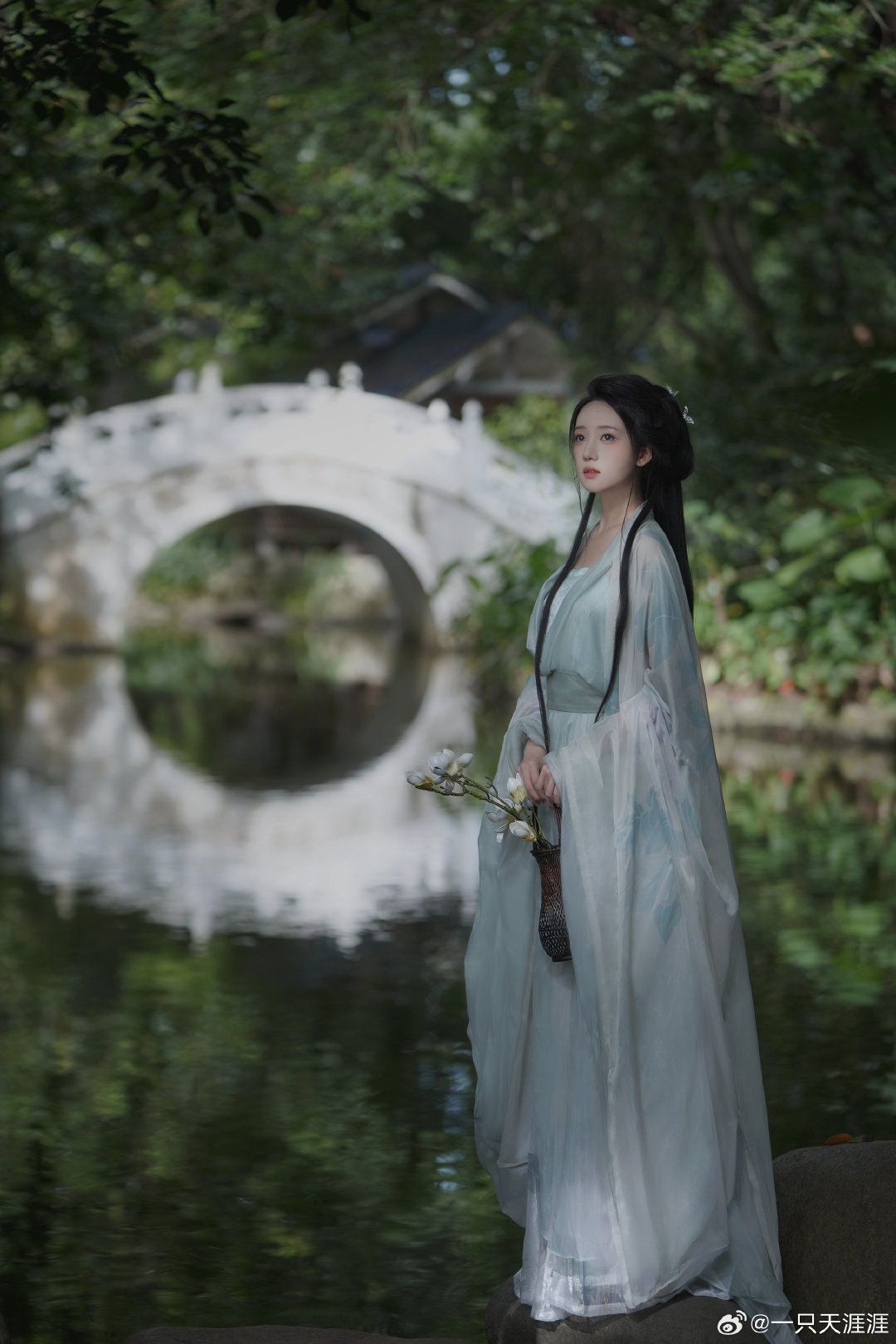 Summer-Light Hanfu Costumes for Girls:The Song Dynasty Style Summer-Light Hanfu Costumes for Girls:The Song Dynasty Style