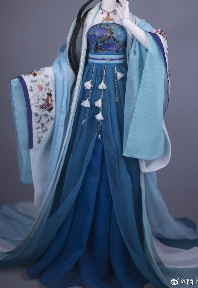 Little Girls in Cheongsam-Style Dresses:Embracing the Traditional Elegance Little Girls in Cheongsam-Style Dresses:Embracing the Traditional Elegance
