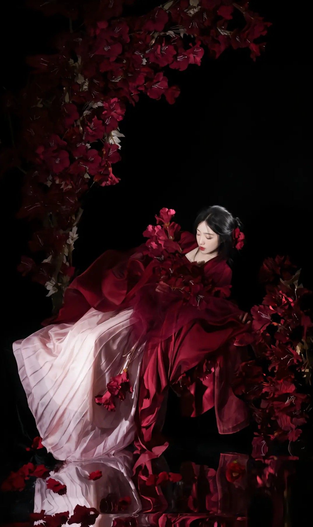 Splendid Youth in the Splendor of Cheongsam:The Story of Jinxiu Nianhua Qipao