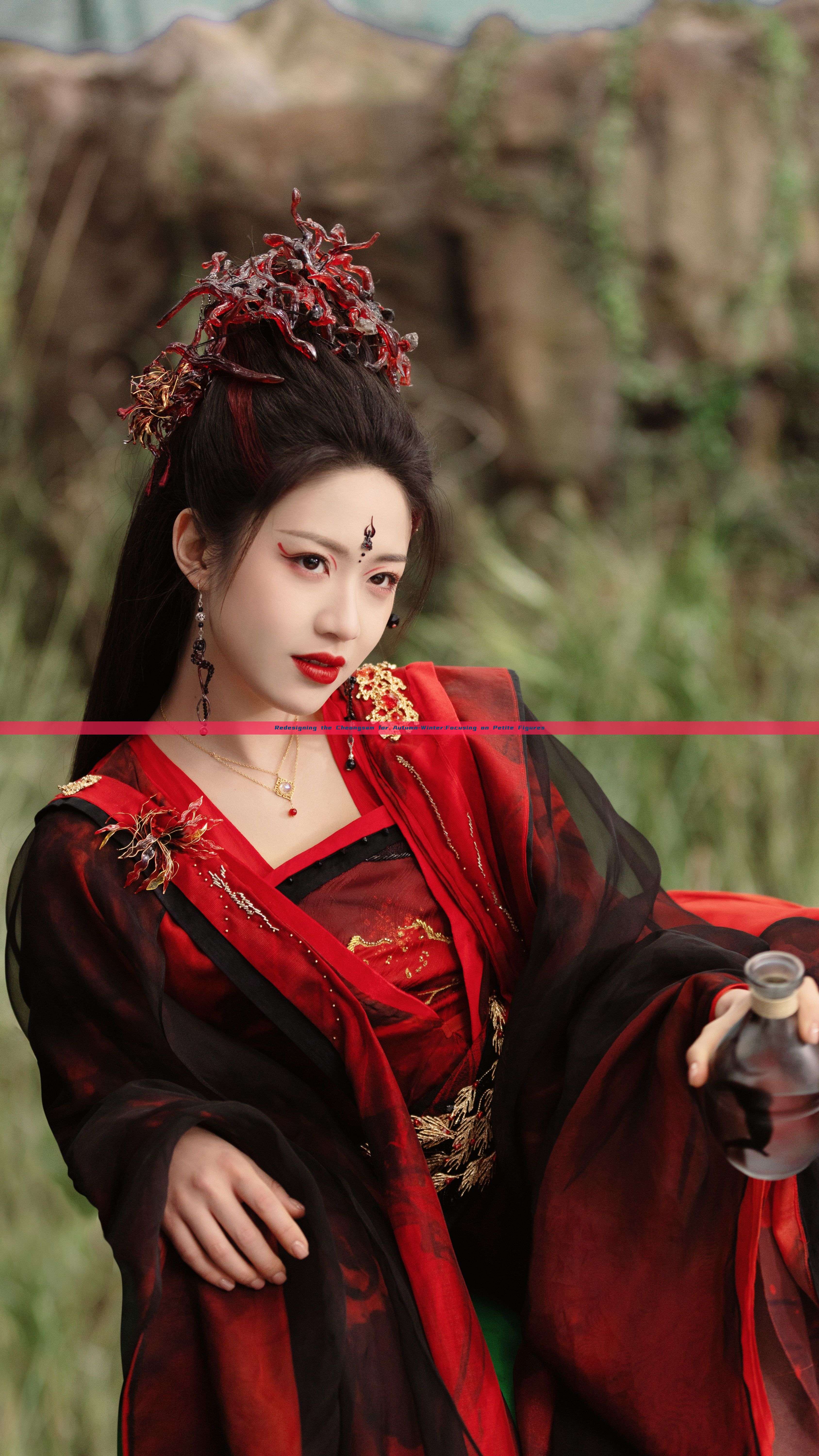 Redesigning the Cheongsam for Autumn-Winter:Focusing on Petite Figures