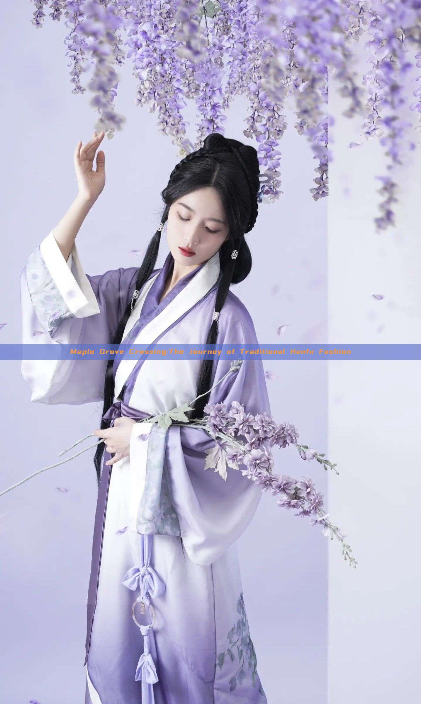Maple Grove Crossing:The Journey of Traditional Hanfu Fashion