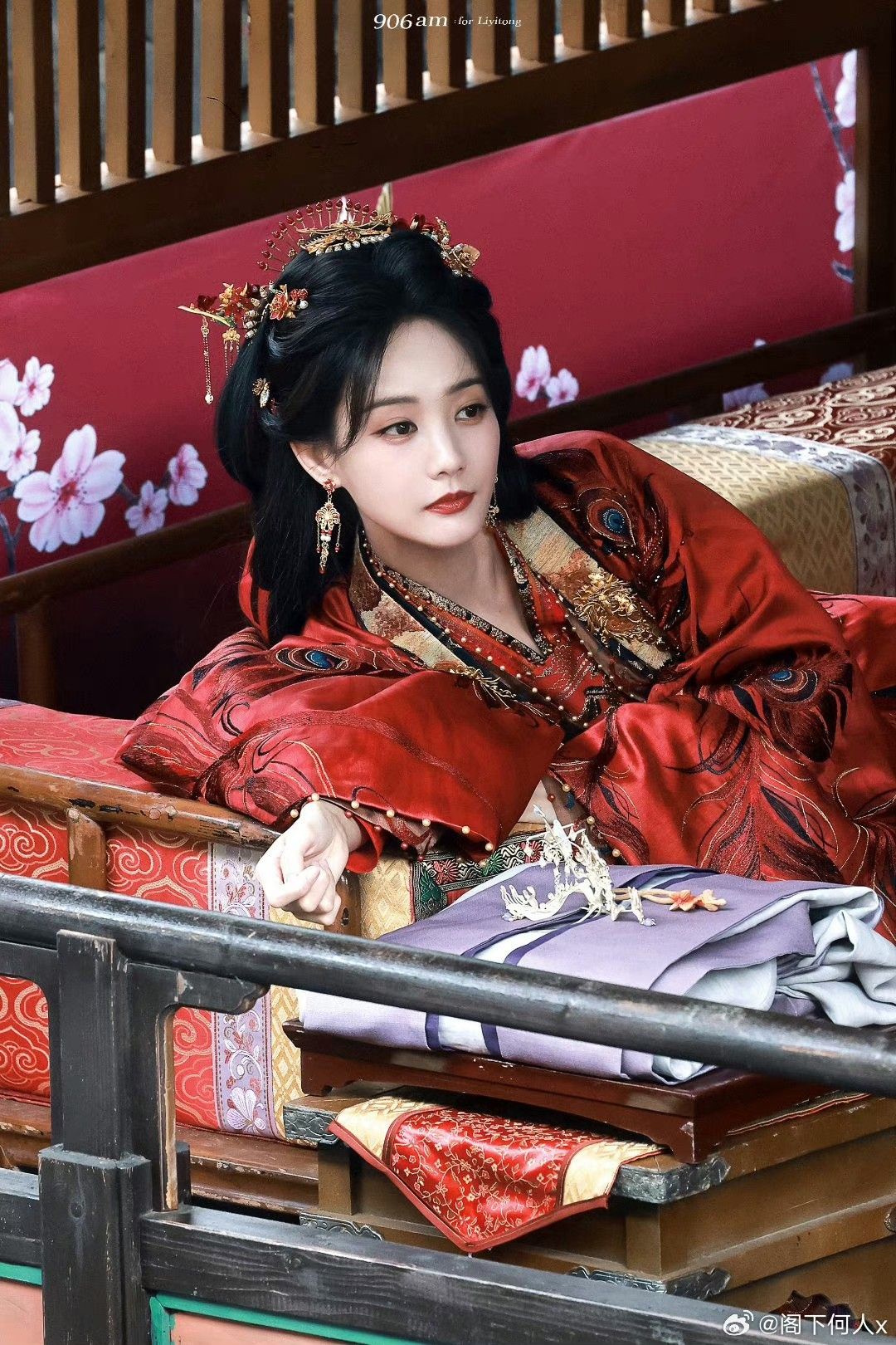 Embracing Modernity in a Cheongsam:The Reimagined Qipao for Modern Girls Embracing Modernity in a Cheongsam:The Reimagined Qipao for Modern Girls