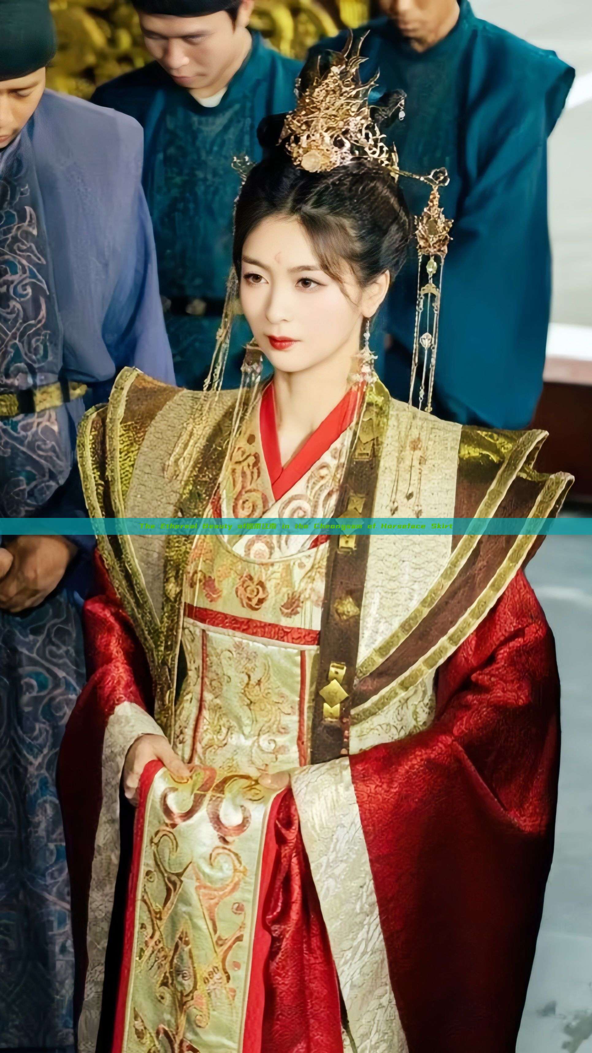 The Ethereal Beauty of烟雨江南 in the Cheongsam of Horseface Skirt
