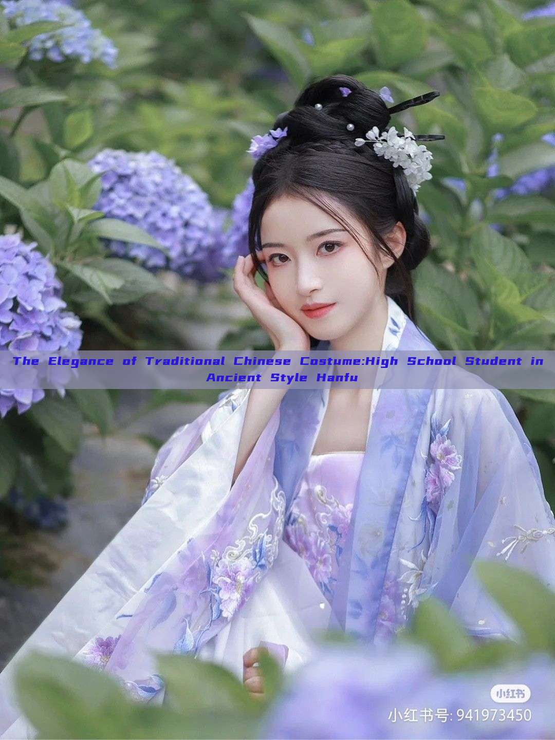 The Elegance of Traditional Chinese Costume:High School Student in Ancient Style Hanfu The Elegance of Traditional Chinese Costume:High School Student in Ancient Style Hanfu