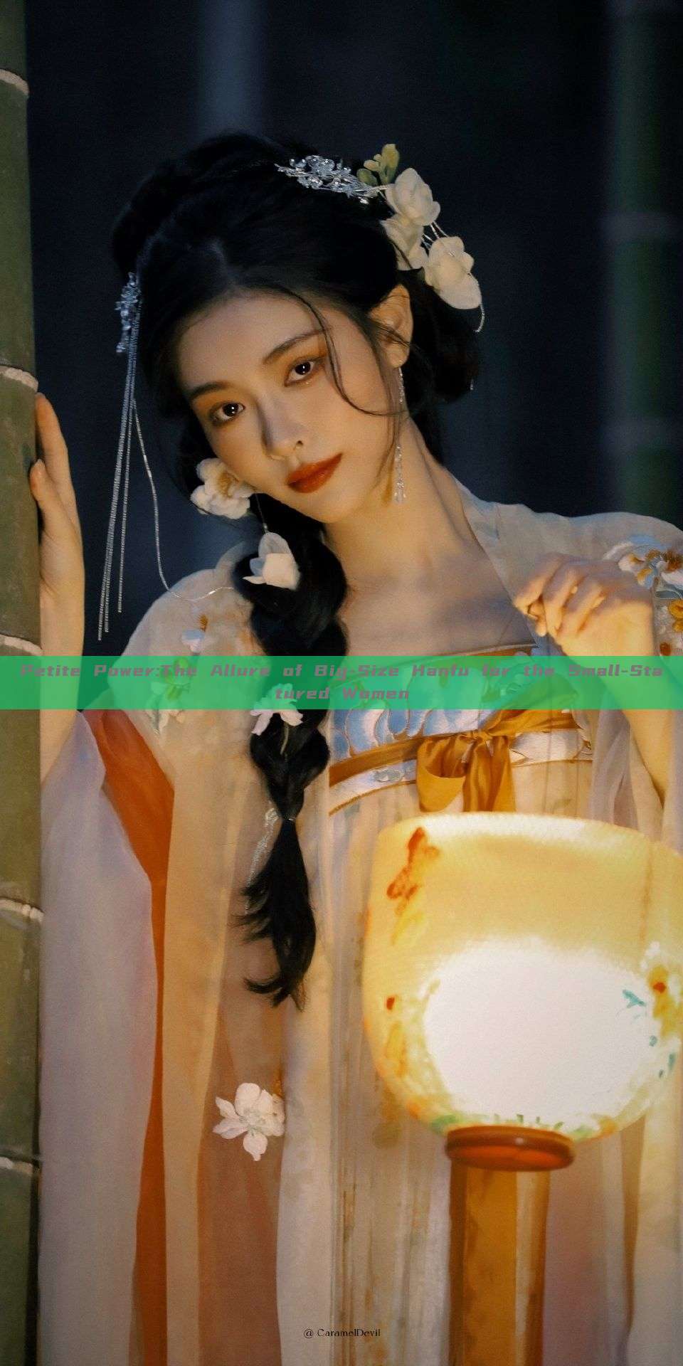 Petite Power:The Allure of Big-Size Hanfu for the Small-Statured Women