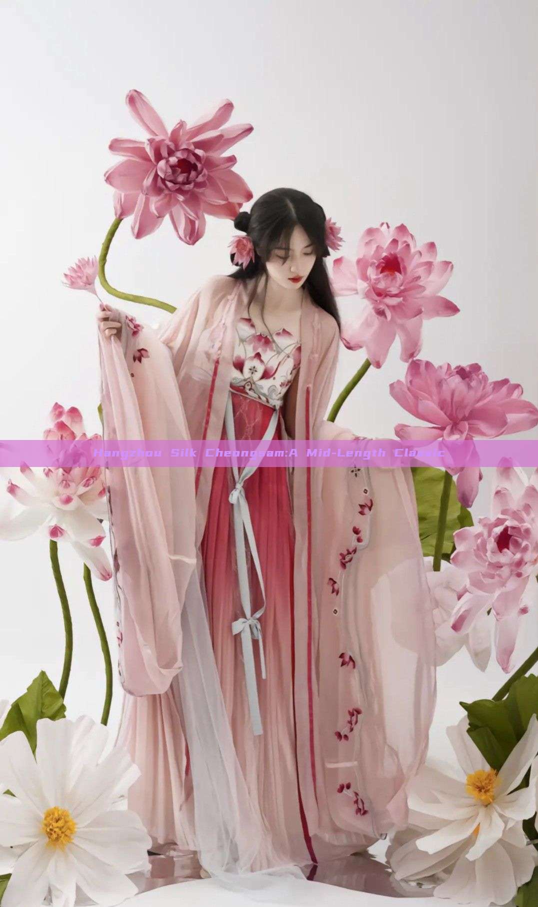 Hangzhou Silk Cheongsam:A Mid-Length Classic